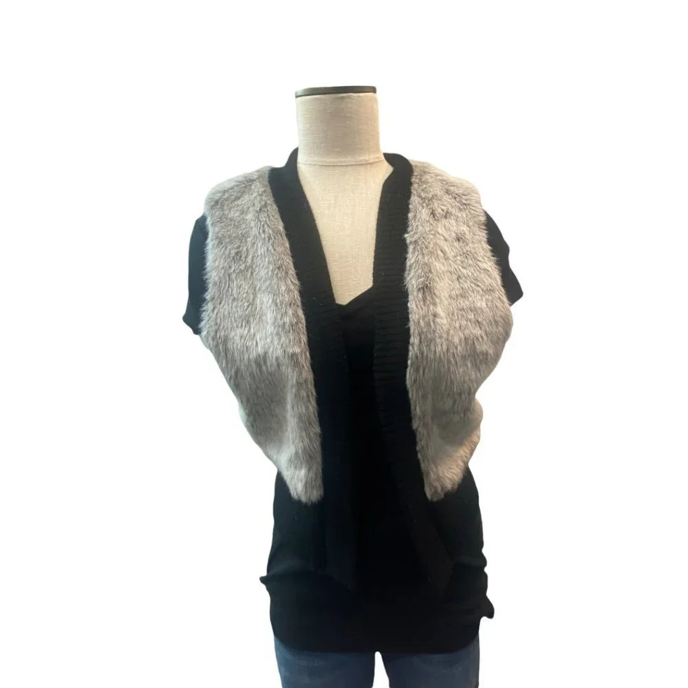 Kensie Gray Black Ribbed Sweater &‎ Faux Fur Vest
